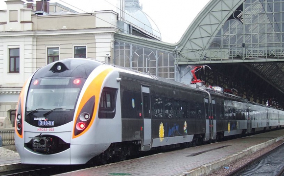 Укрзалізниця попередила про затримки поїздів на Львівщині