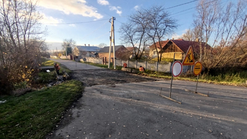На трасі Львів—Тернопіль лагодять міст, який міг обвалитися