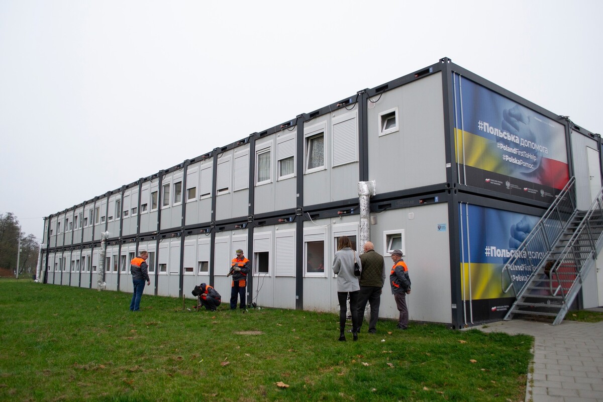 У Львові будинки, в яких проживають переселенці, підготували до зими