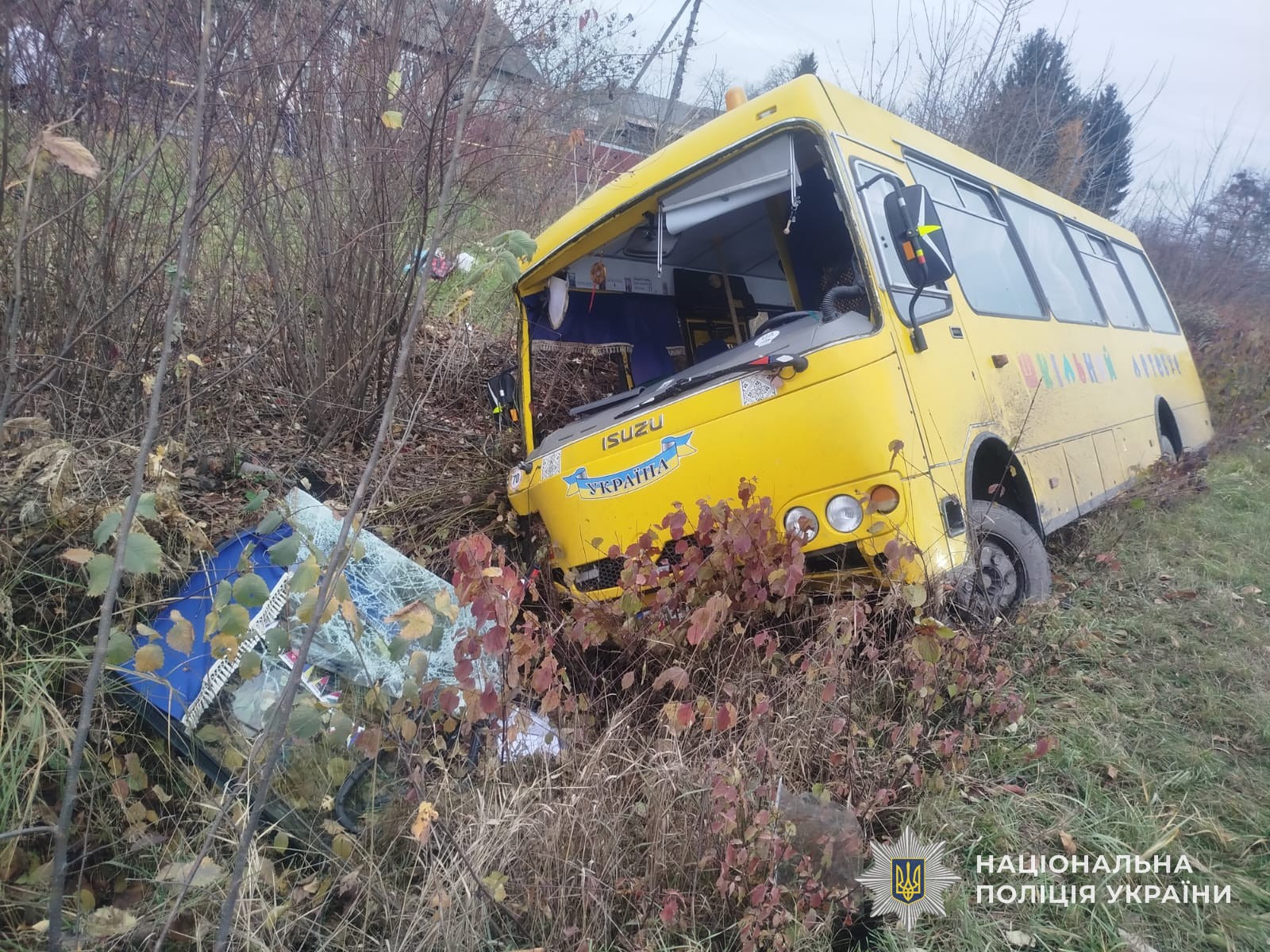 У Шептицьому районі перекинувся шкільний автобус