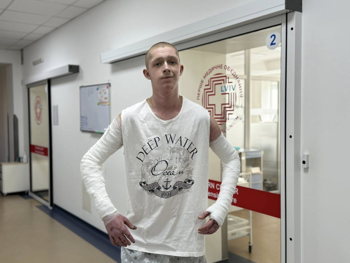 Отримав опіки 60% тіла, коли фарбував дах: у Львові медики врятували 19-річного юнака