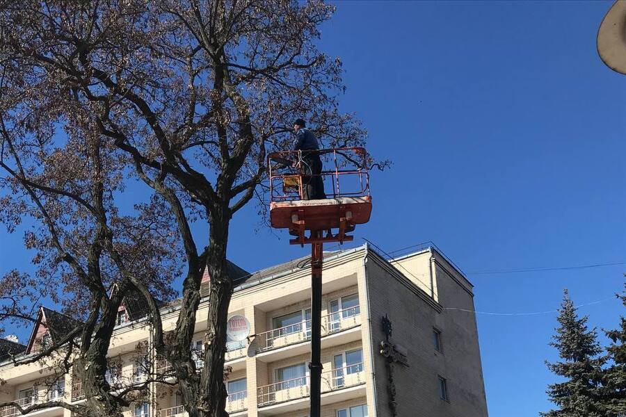 У Бродах судитимуть працівників комунального підприємства через падіння робітників з 8-метрової висоти