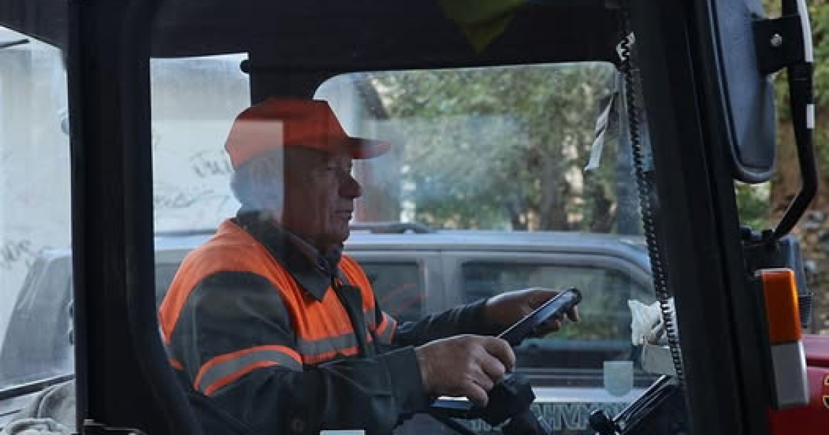 Львівським комунальним підприємствам бракує трактористів: які умови роботи