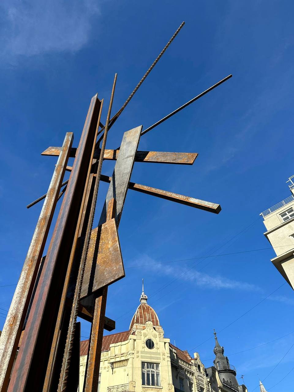 У центрі Львова встановили скульптуру «Давид»: що вона означає?