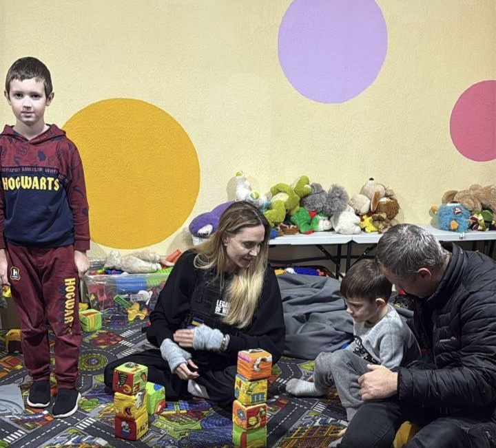 Американська акторка Анджеліна Джолі відвідала Херсон