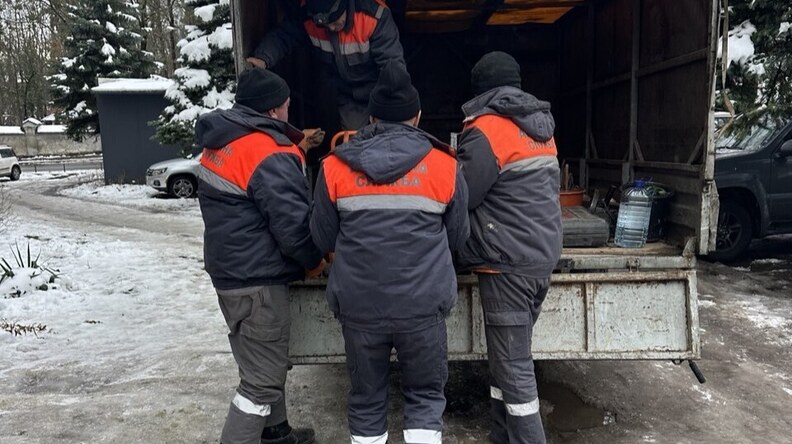 У дев’ятиповерхівці Львова замінюють зруйновану вогнем електрощитову