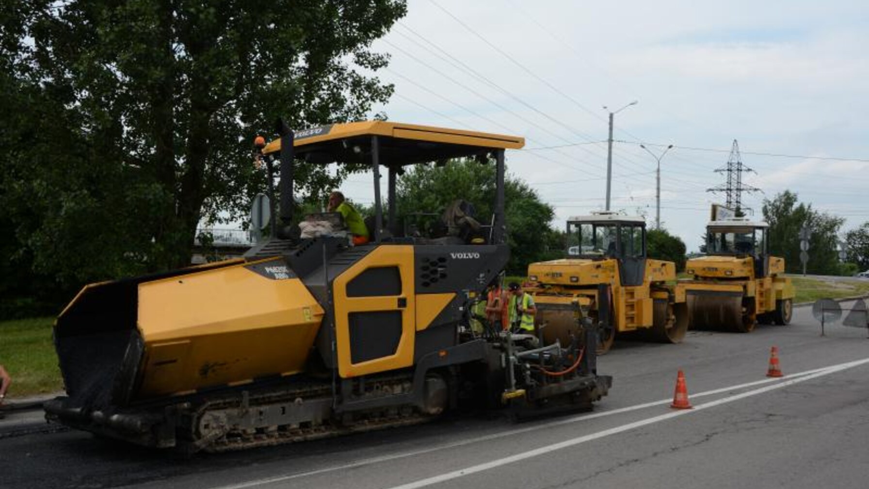 На частині міжнародної дороги Львів – Рава-Руська обмежать рух для приватного транспорту: причина