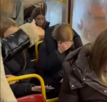 Поліцейські встановили підлітків, які побили пасажирку львівського трамвая