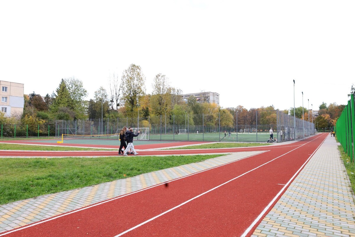 Біля шкіл Львова з’явилися нові спортивні простори, на які місто виділило 8,7 млн грн