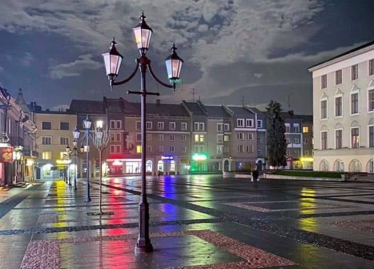 Дрогобич просить бізнес вимикати підсвітку