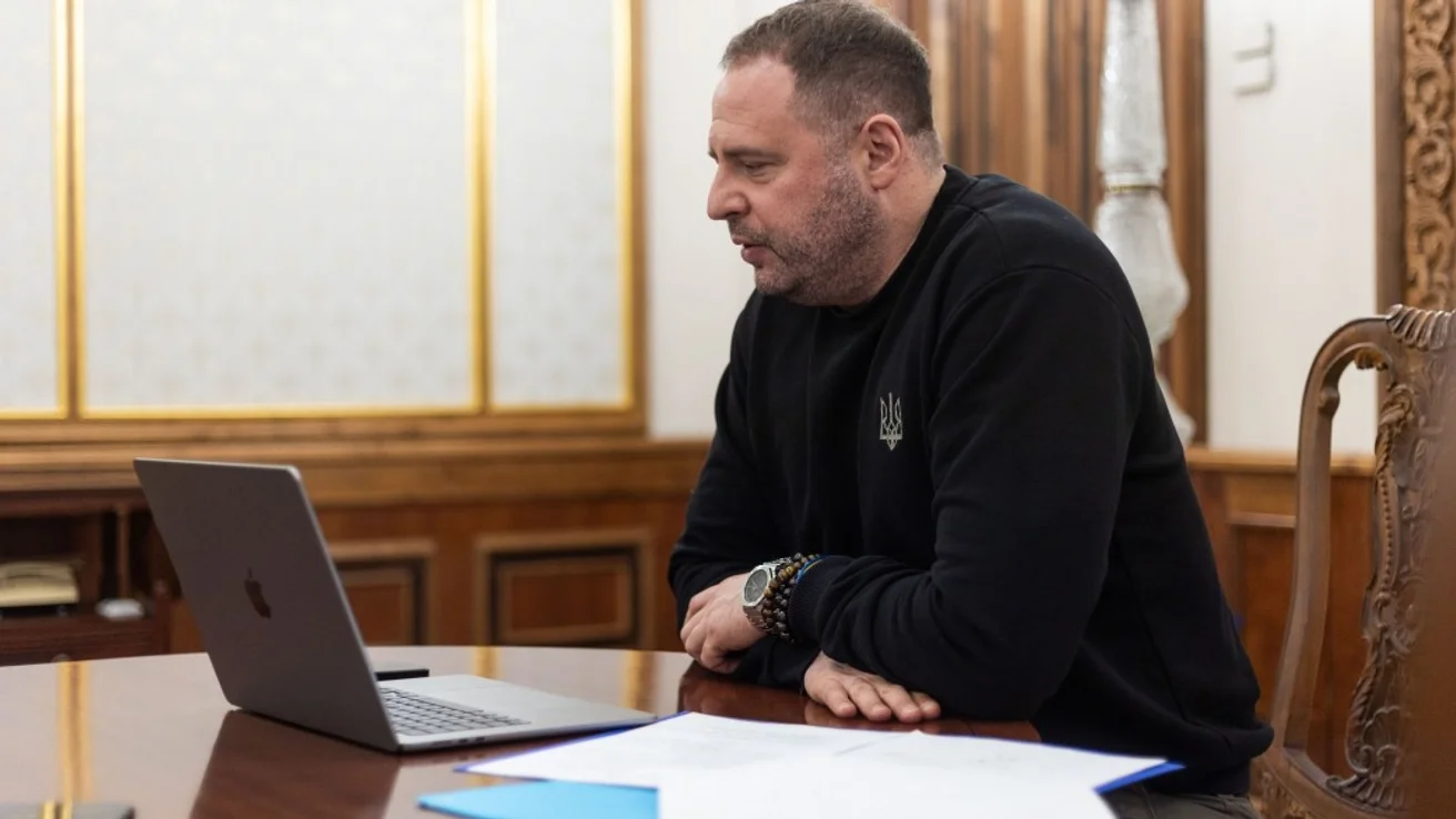 Єрмак заявив, що йде на фронт