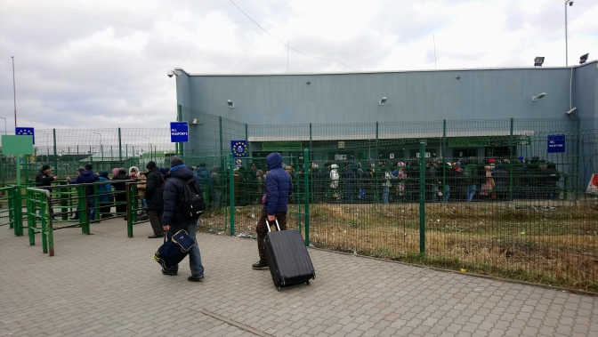 П’ятдесят українців, депортованих зі США, повернулись додому через «Шегині»