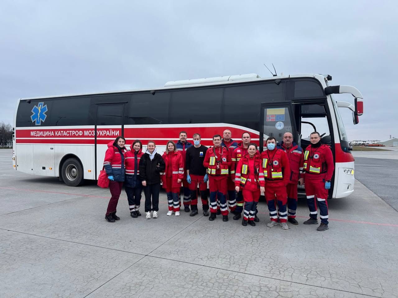 З фронту — до Німеччини: львівські медики допомогли евакуювати тяжкопоранених із опіками