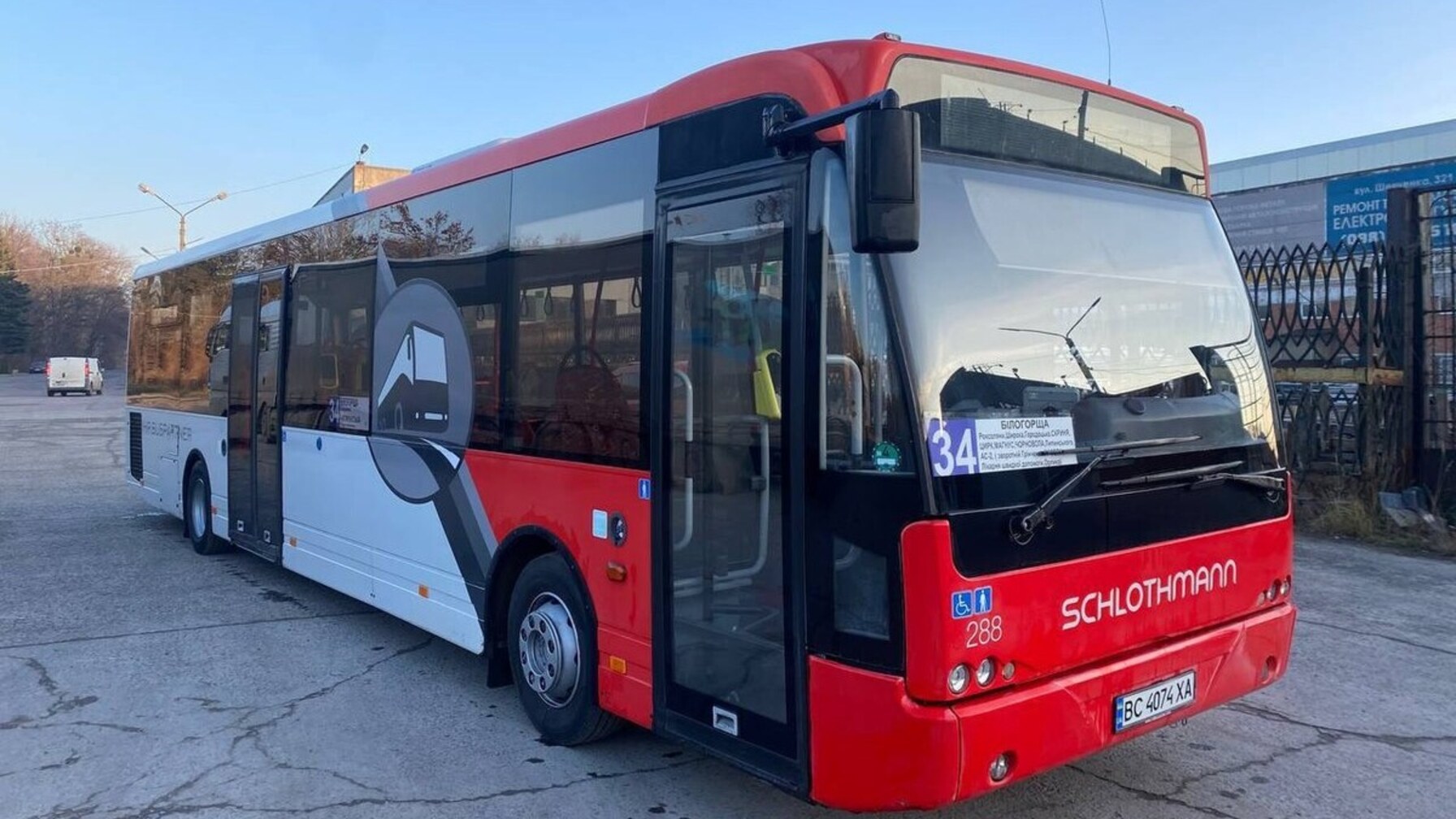 На маршруті № 34 у Львові їздять вже чотири великі низькопідлогові автобуси