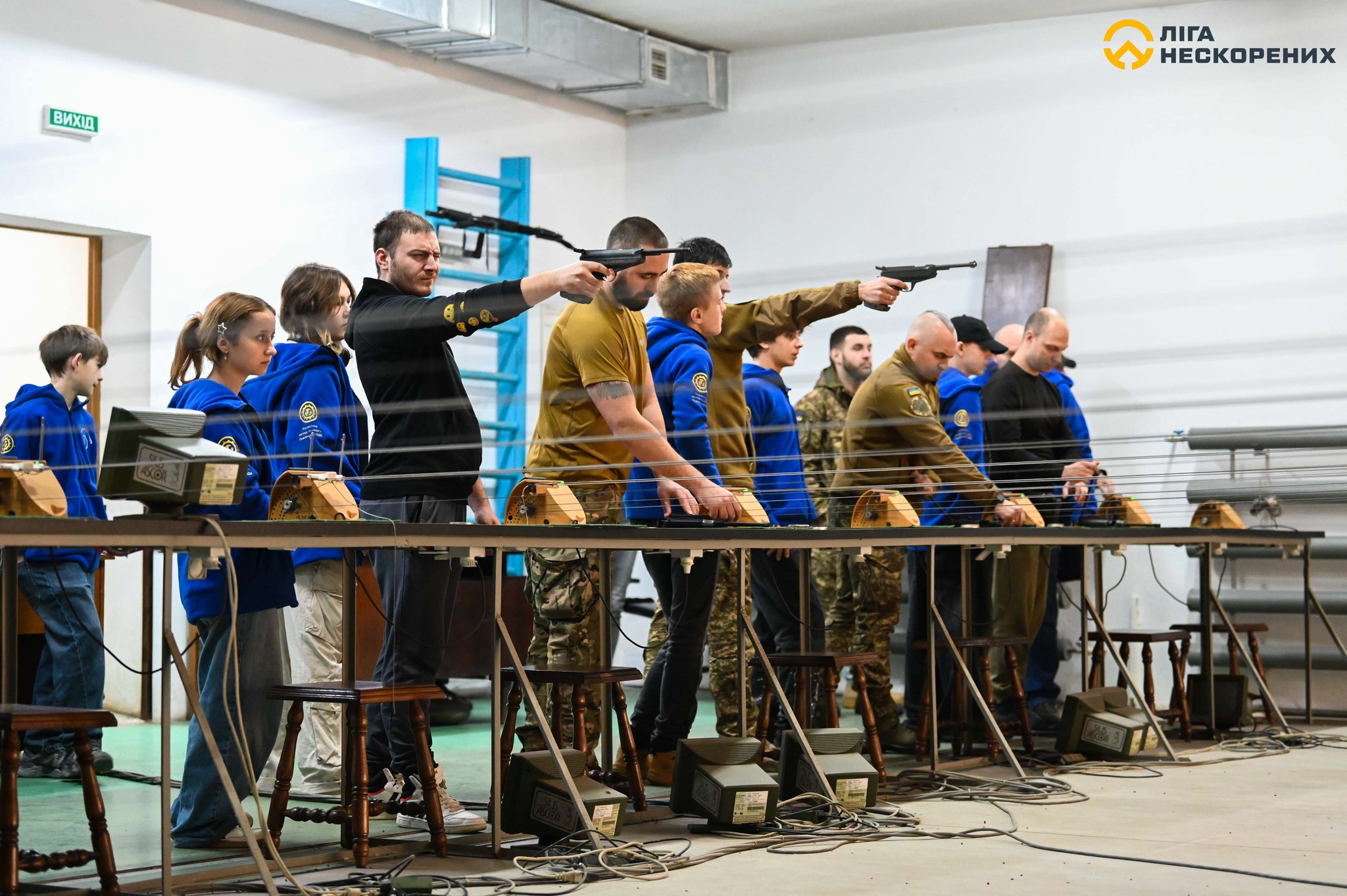 На Львівщині ветерани втретє позмагалися на Кубку Воїнів з кульової стрільби