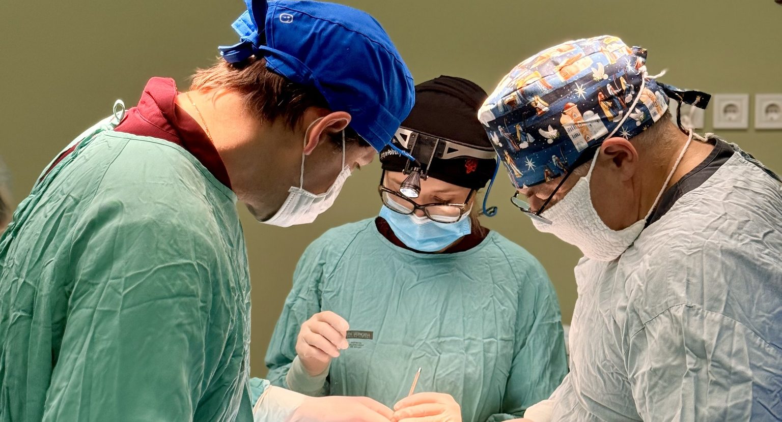 Львівські медики спільно з американськими фахівцями виконали за 3 дні 10 операцій