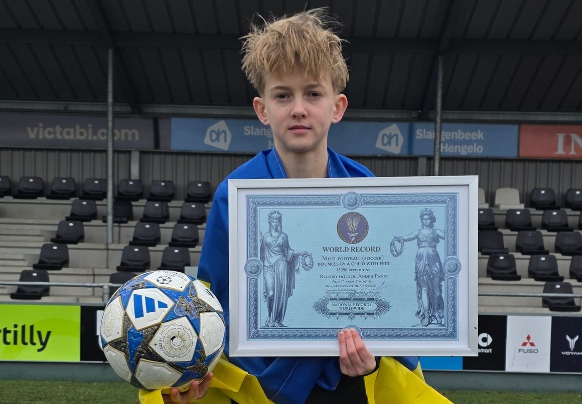 Юний спортсмен зі Львівщини став рекордсменом світу із жонглювання футбольним м’ячем