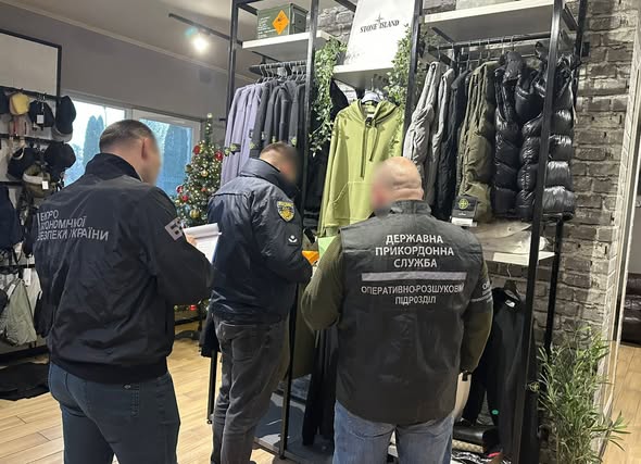 Вилучили товару на 14 млн грн: на Львівщині викрили масштабну схему обігу контрабанди відомих брендів (ВІДЕО)