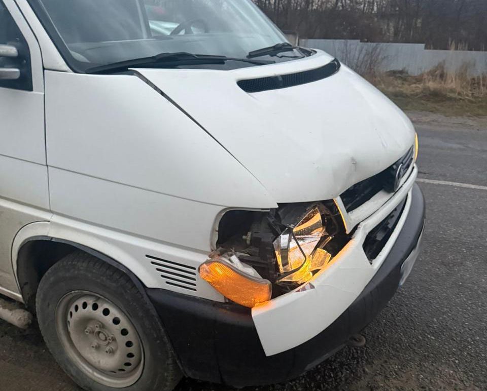 Смертельна аварія на Яворівщині: під колеса мікроавтобуса потрапила 51-річна жінка