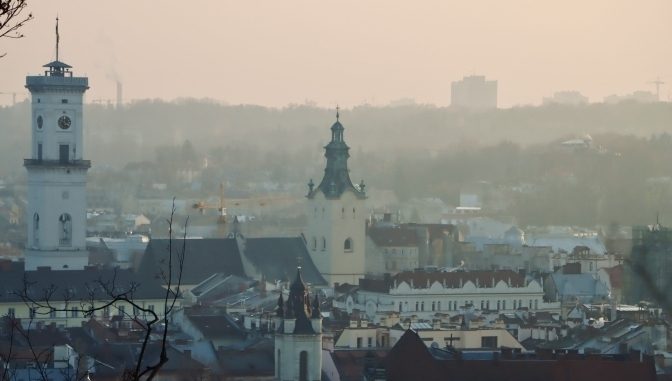 Синоптики прогнозують туманний та хмарний день 3 грудня на Львівщині