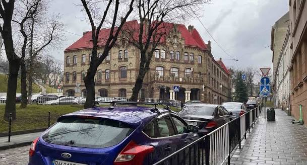 У Львові ветеранам дозволять паркуватися безкоштовно — але з лімітом