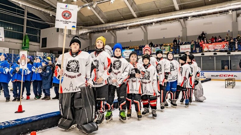 Юні львівські хокеїсти — срібні призери європейського турніру