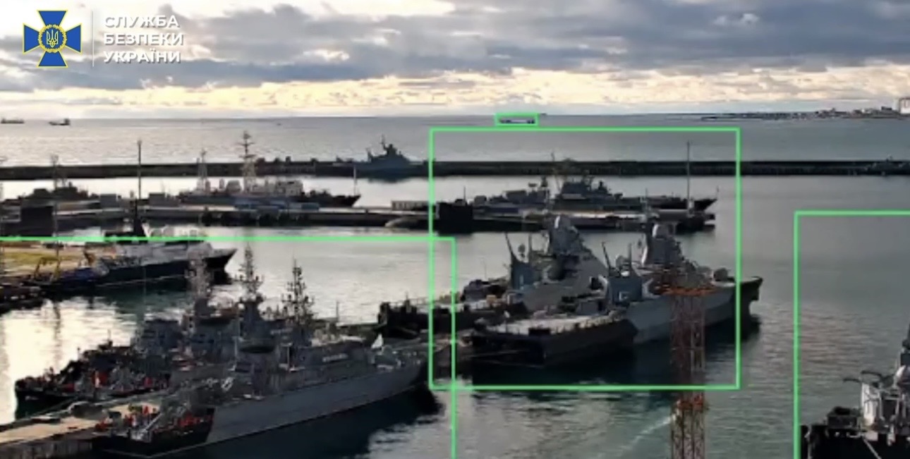 СБУ вперше в історії морським дроном уразила підводний човен рф за 400 млн доларів