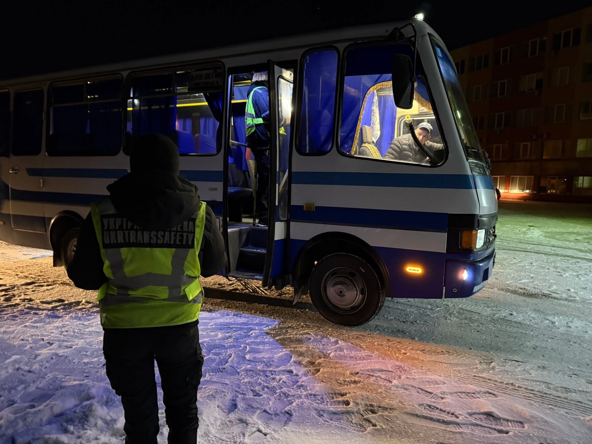 Перевізник на Львівщині отримав протокол за недотримання правил роботи водіїв