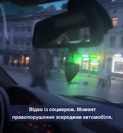 Водій BMW проїхався площею перед Оперним театром і потрапив у поле зору поліції (ВІДЕО)