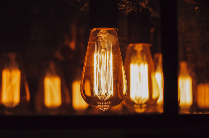 У Львові та області вчергове оновили графіки відключення світла (ФОТО)