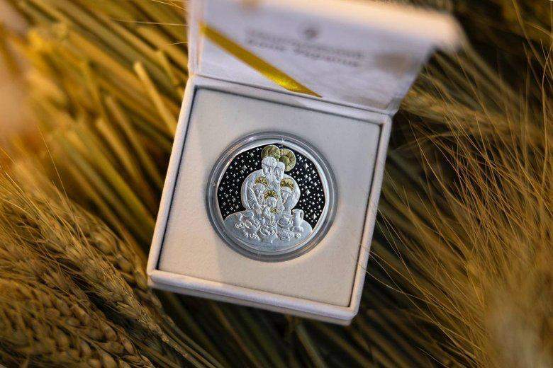 Нацбанк випустив нову пам’ятну монету «Дух Різдва»