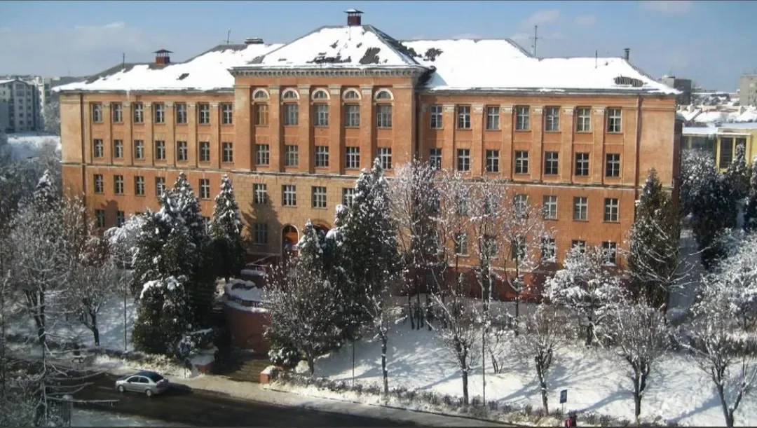 У Львові знесли корпус Політехніки. Замість нього — приватна школа зі спорткомплексом