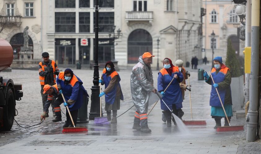 Двірники з 45-річним стажем отримають премію від міста