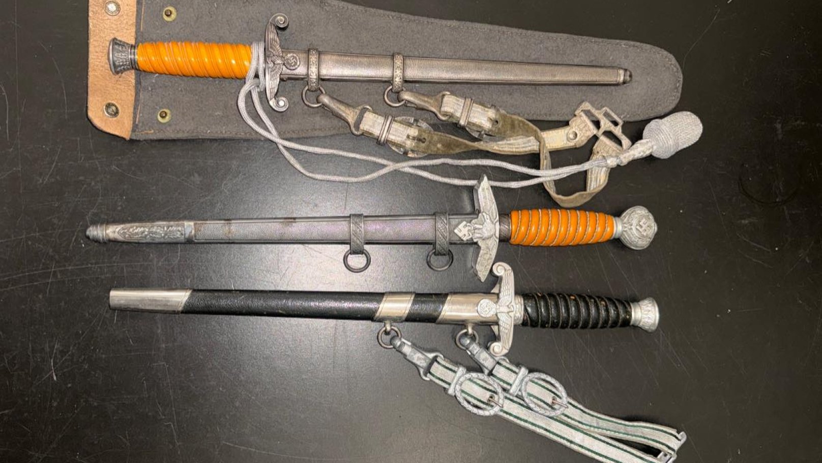 Львівські митники передали унікальні артефакти до музеїв України (ФОТО)