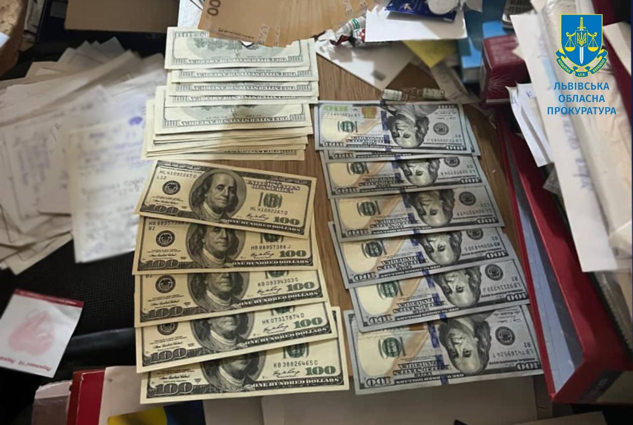 Продовжив інвалідність за гроші: на Львівщині судитимуть посадовця однієї з лікарень