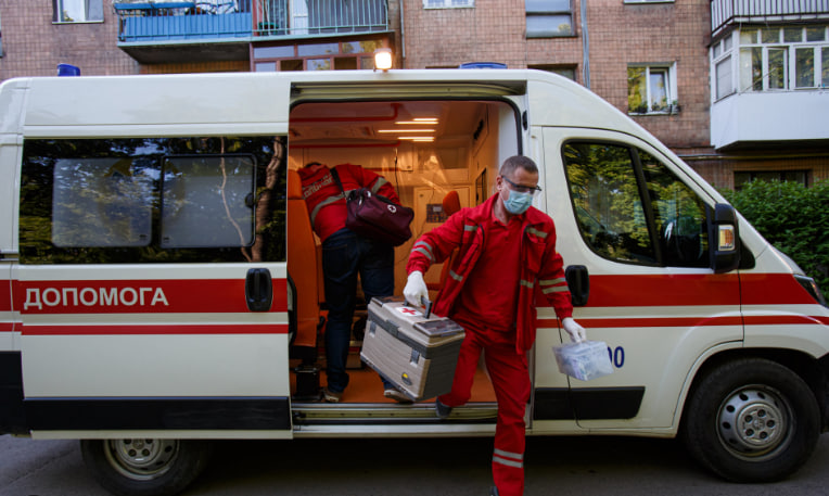 «Швидка» не таксі: керівник «екстренки» відповів на закиди Садового