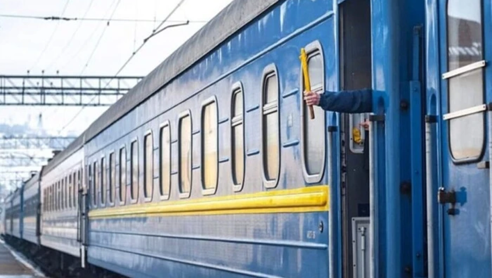 Укрзалізниця призначає додаткові потяги до Львова напередодні свят: графік
