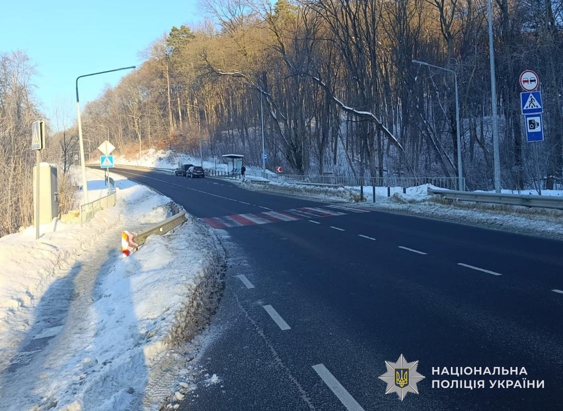 ДТП у Винниках: водій Opel Combo травмував 57-річну жінку