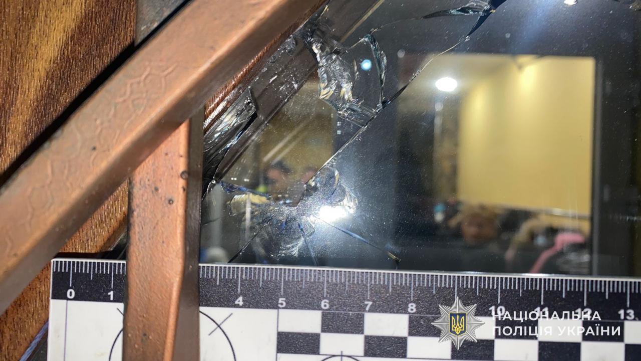 У Новому Роздолі чоловік вчинив стрілянину під час конфлікту в кафе