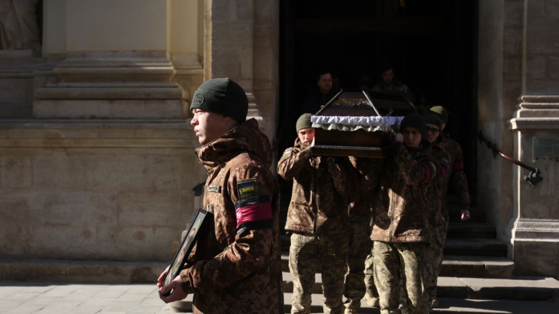 Завтра Львів попрощається із полеглим Захисником Сергієм Горначовим