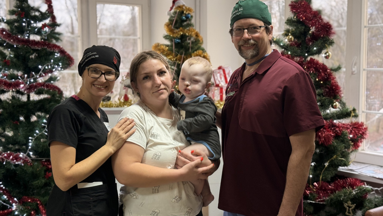 Львівські та американські лікарі прооперували однорічного хлопчика з Київщини