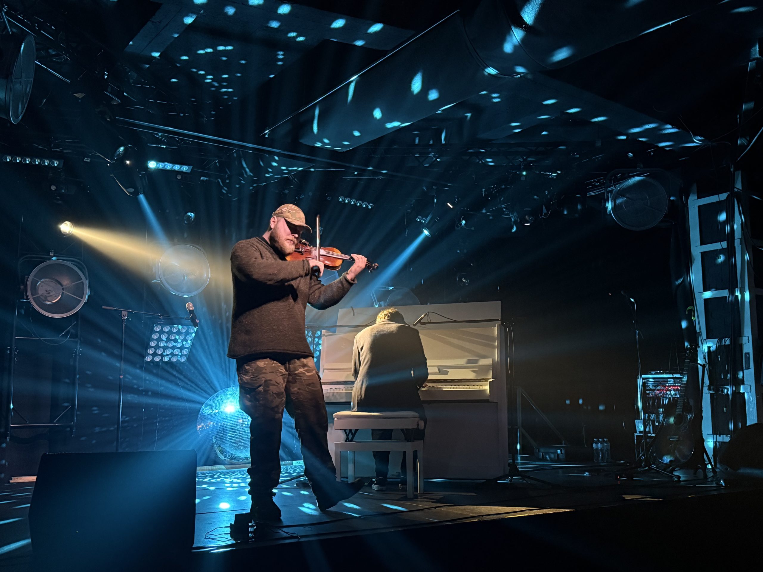 Рок-хіти на фортепіано і яскраві емоції: blago в рамках партнерства з FESTrepublic долучилась до концерту Alex Pian у Львові