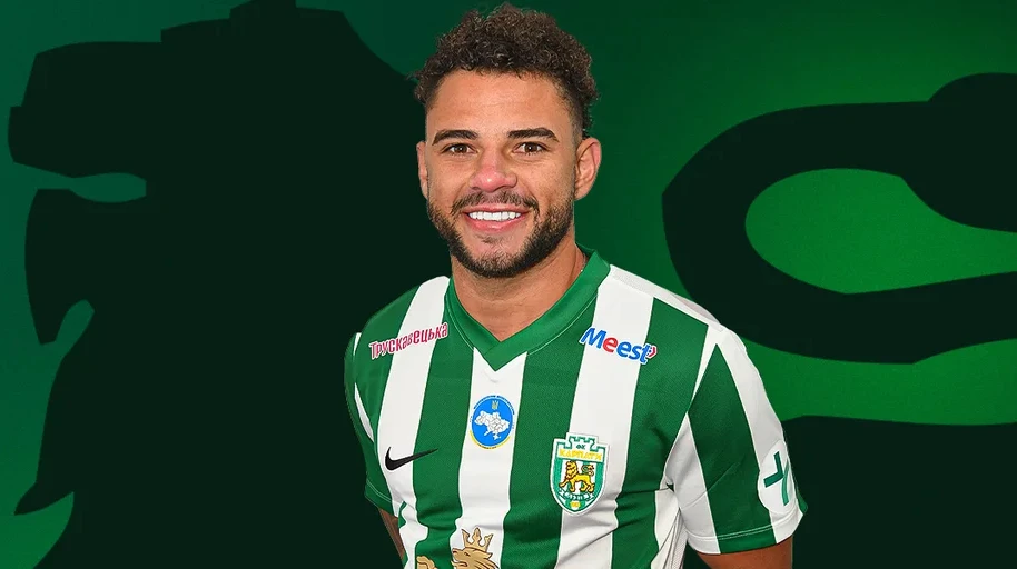 Великий львівський розпродаж триває: Карпати підписали ще одного гравця Руха