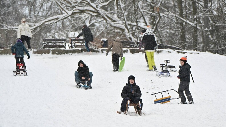 Через сильні морози у Львові на кілька днів продовжили шкільні канікули