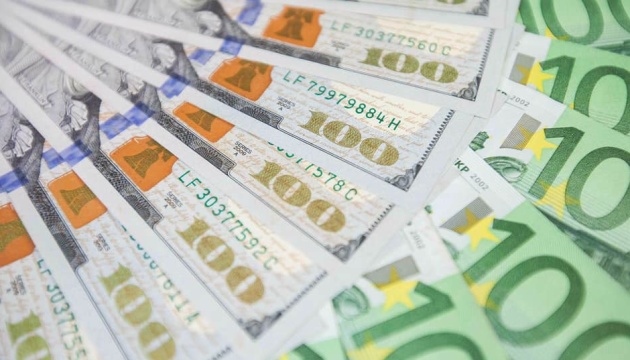 Долар та євро знову пішли вгору: курси валют на 9 січня