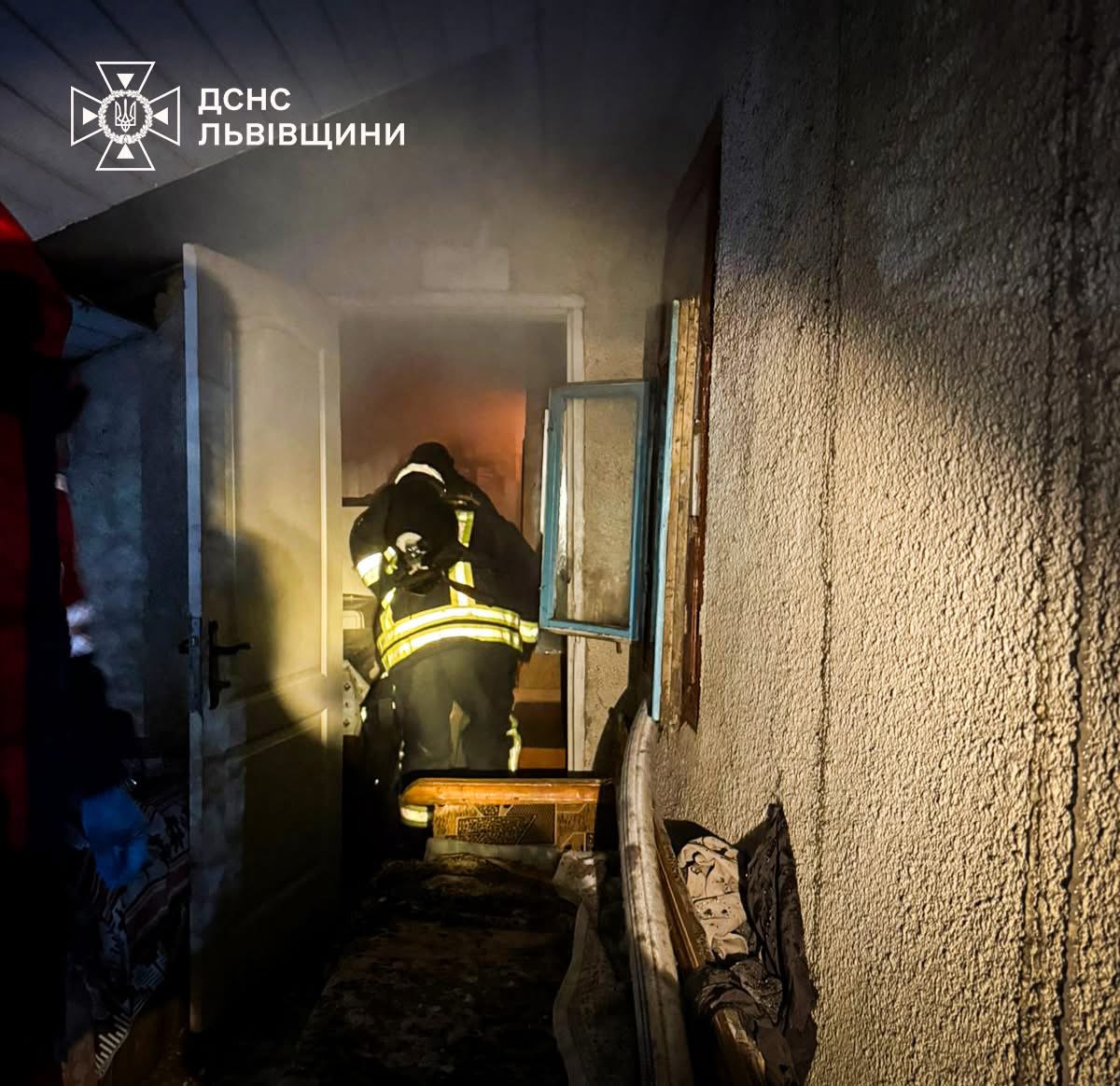 Під час пожежі в житловому будинку у Бродах загинула жінка