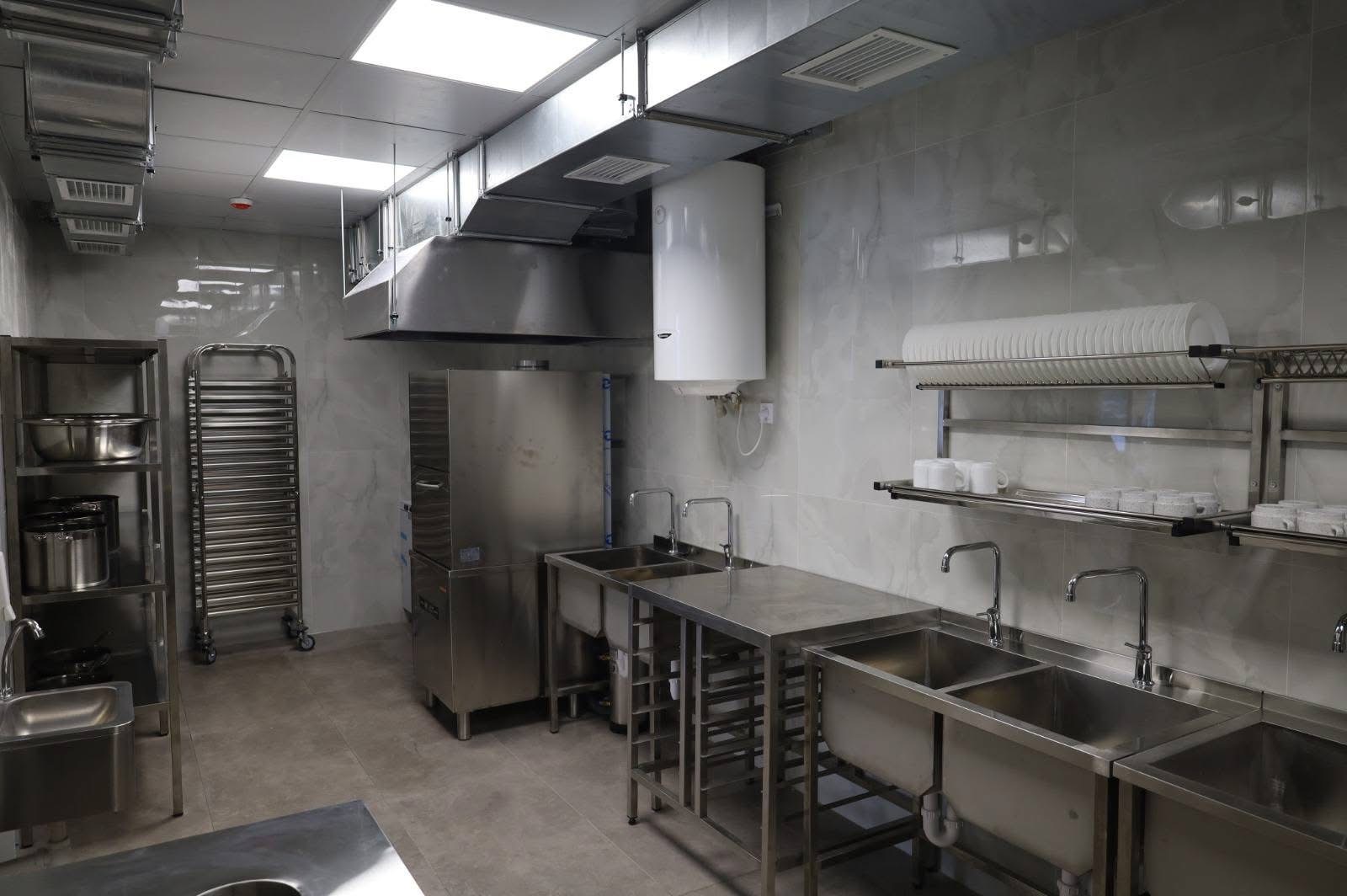 Після реконструкції в школі на Львівщині відкрили оновлену їдальню