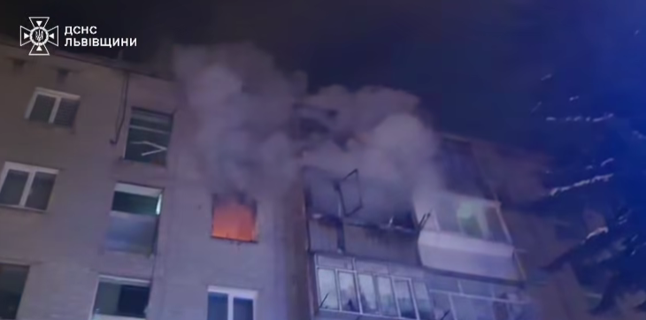 Вибух у квартирі у Львові: надзвичайники врятували 2 людей (ВІДЕО)