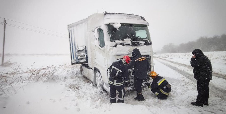 Рятувальники Львівщини закликають утриматися від поїздок і походів у гори (ВІДЕО)