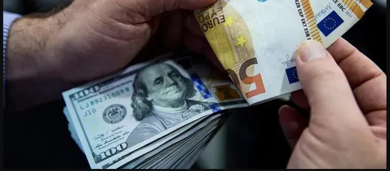 Долар подешевшав, а євро – без змін: актуальний курс валют на 29 січня